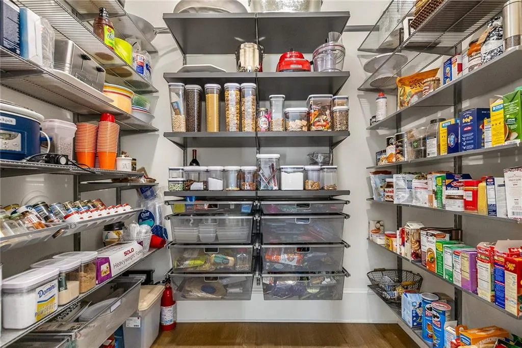 195 Worth Drive, Atlanta, Georgia 30327, 6 Bedrooms Bedrooms, ,5 BathroomsBathrooms,Residential,Sold,195 Worth Drive,7497458