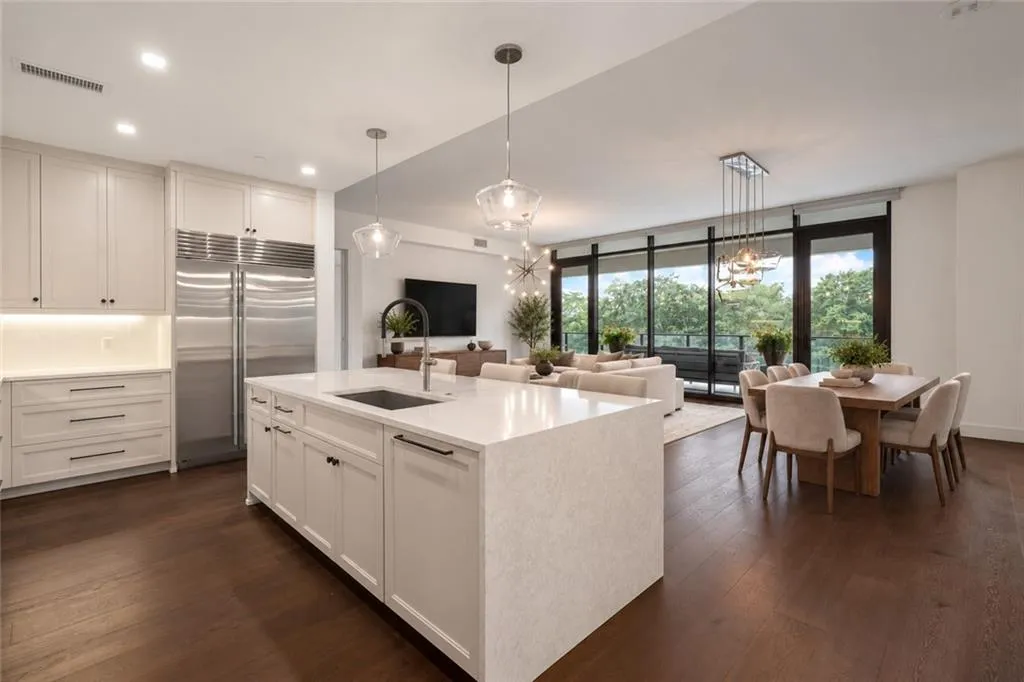 2520 Peachtree Road Nw Unit 602, Atlanta, Georgia 30305, 3 Bedrooms Bedrooms, 0 ,3 BathroomsBathrooms,Residential,For Sale,2520 Peachtree Road Nw Unit 602,7842539