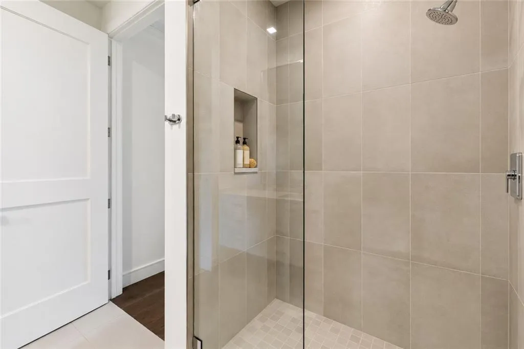 2520 Peachtree Road Nw Unit 602, Atlanta, Georgia 30305, 3 Bedrooms Bedrooms, 0 ,3 BathroomsBathrooms,Residential,For Sale,2520 Peachtree Road Nw Unit 602,7842539