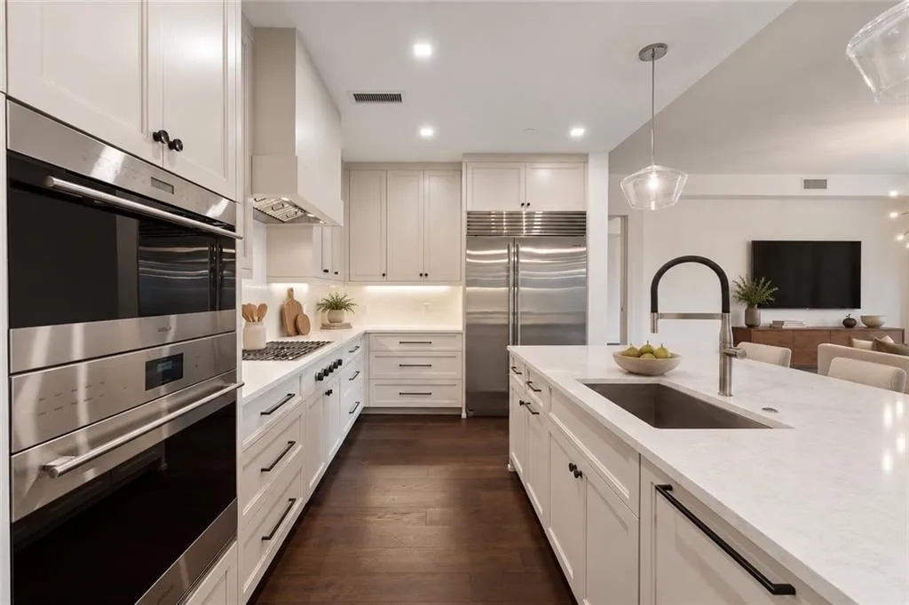 2520 Peachtree Road Nw Unit 602, Atlanta, Georgia 30305, 3 Bedrooms Bedrooms, 0 ,3 BathroomsBathrooms,Residential,For Sale,2520 Peachtree Road Nw Unit 602,7842539