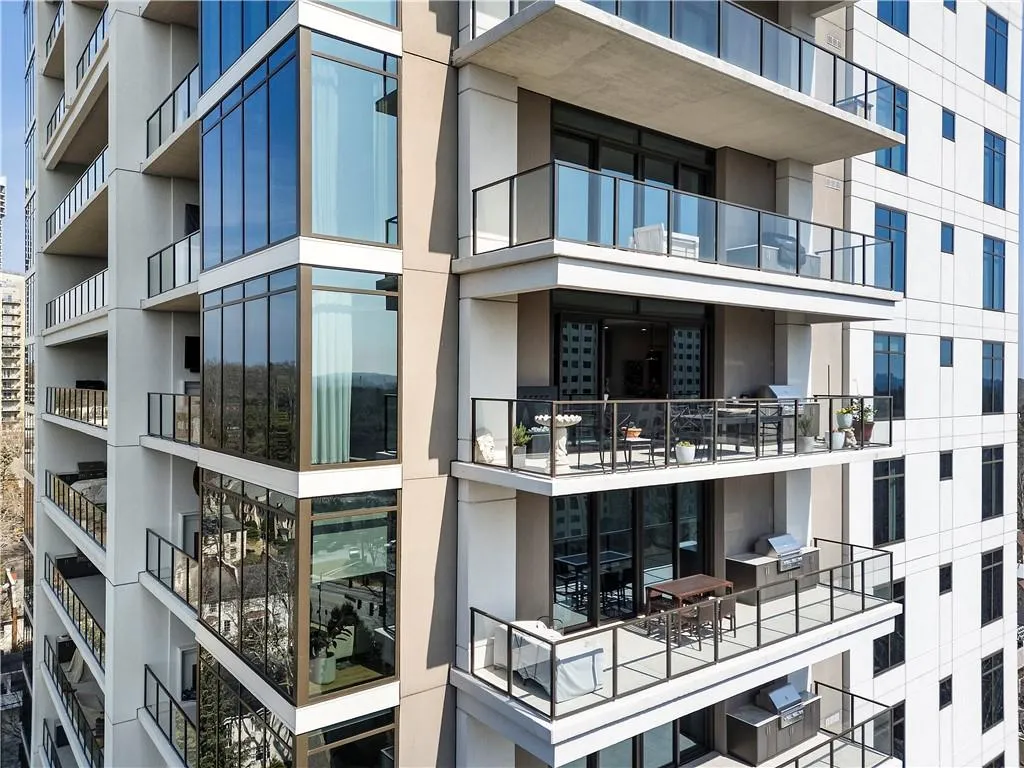 2520 Peachtree Road Nw Unit 602, Atlanta, Georgia 30305, 3 Bedrooms Bedrooms, 0 ,3 BathroomsBathrooms,Residential,For Sale,2520 Peachtree Road Nw Unit 602,7842539