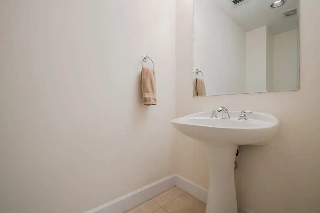 2626 Peachtree Road Nw Unit 413, Atlanta, Georgia 30305, 1 Bedroom Bedrooms, ,1 BathroomBathrooms,Residential,Sold,2626 Peachtree Road Nw Unit 413,5854714