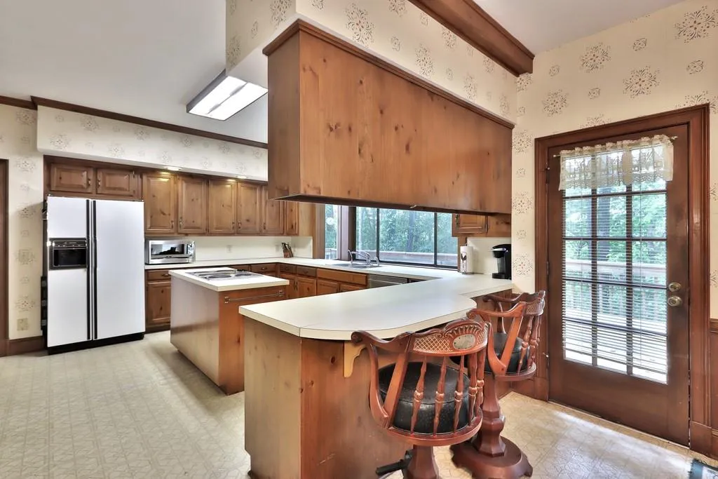 90 Cliffcreek Trc Trace, Sandy Springs, Georgia 30350, 5 Bedrooms Bedrooms, ,4 BathroomsBathrooms,Residential,Sold,90 Cliffcreek Trc Trace,6726313