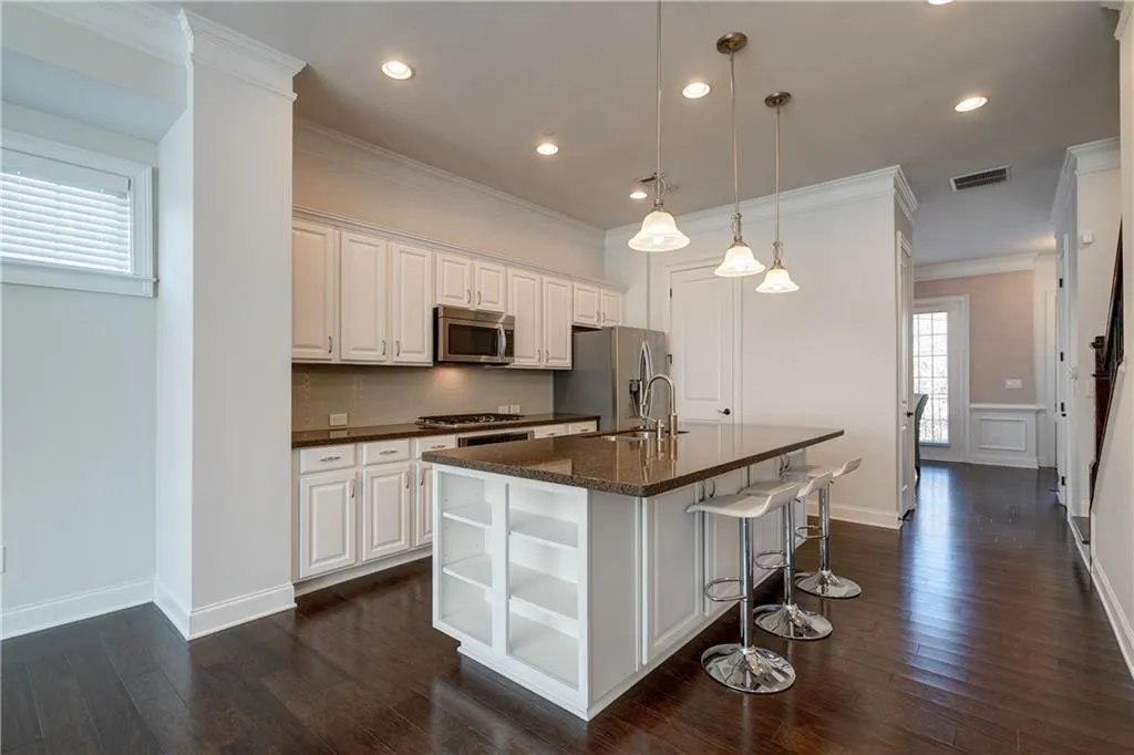 302 Alderwood Lane, Atlanta, Georgia 30328, 3 Bedrooms Bedrooms, ,3 BathroomsBathrooms,Residential,Sold,302 Alderwood Lane,6086467
