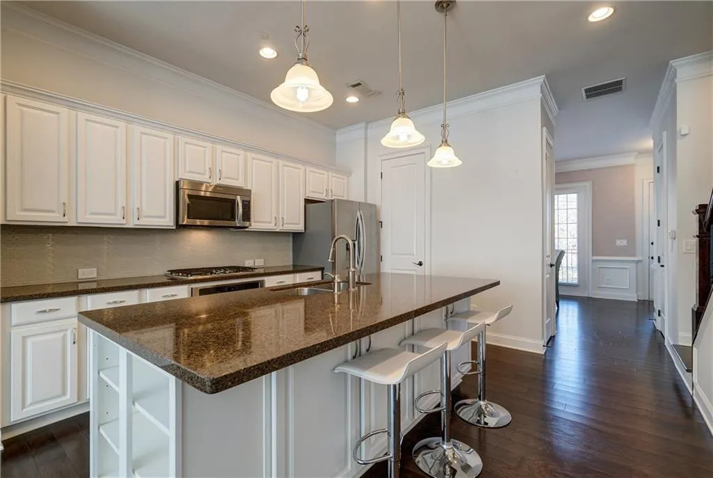302 Alderwood Lane, Atlanta, Georgia 30328, 3 Bedrooms Bedrooms, ,3 BathroomsBathrooms,Residential,Sold,302 Alderwood Lane,6086467