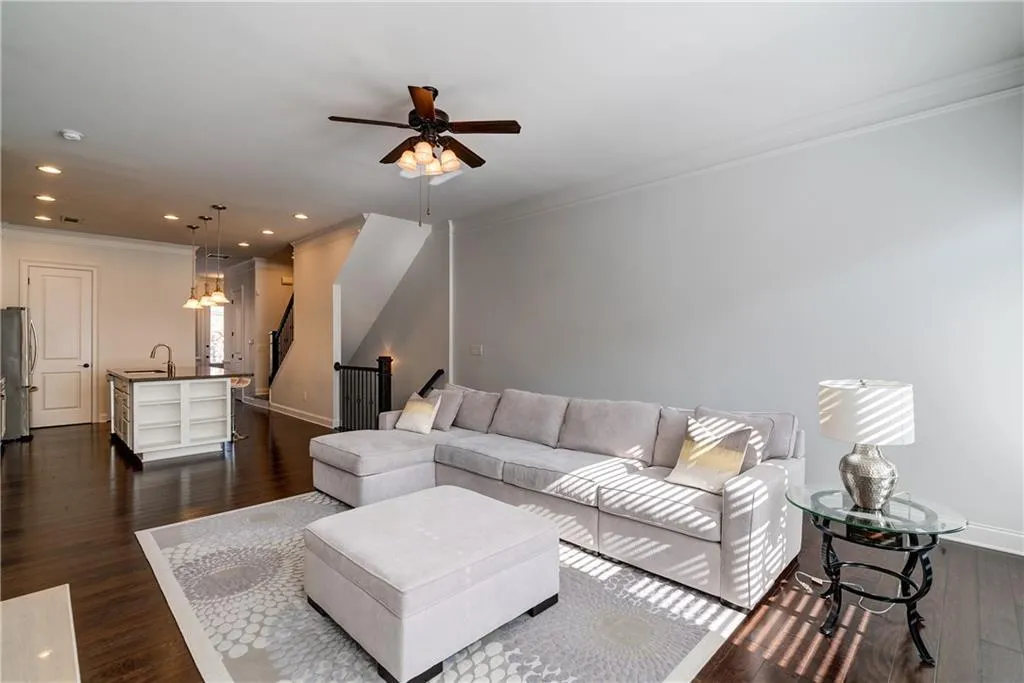302 Alderwood Lane, Atlanta, Georgia 30328, 3 Bedrooms Bedrooms, ,3 BathroomsBathrooms,Residential,Sold,302 Alderwood Lane,6086467