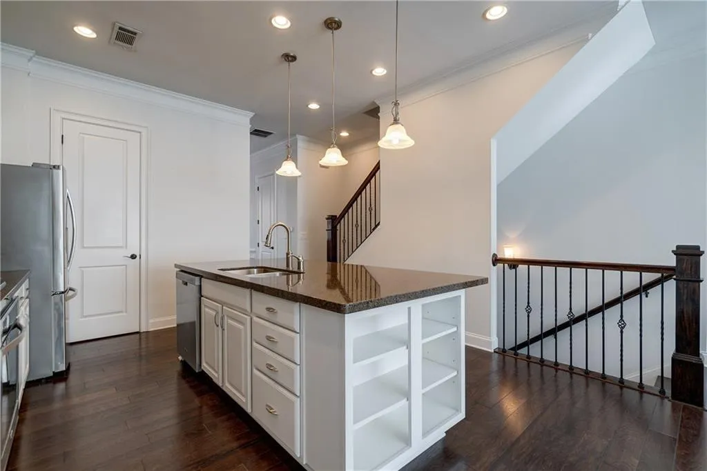 302 Alderwood Lane, Atlanta, Georgia 30328, 3 Bedrooms Bedrooms, ,3 BathroomsBathrooms,Residential,Sold,302 Alderwood Lane,6086467