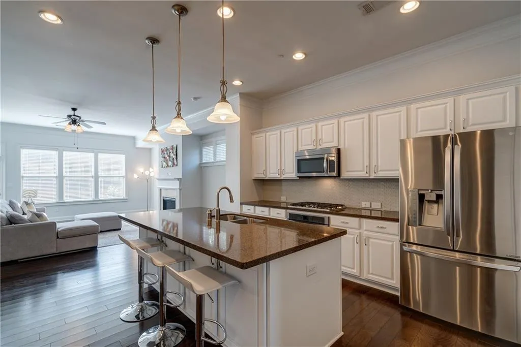 302 Alderwood Lane, Atlanta, Georgia 30328, 3 Bedrooms Bedrooms, ,3 BathroomsBathrooms,Residential,Sold,302 Alderwood Lane,6086467