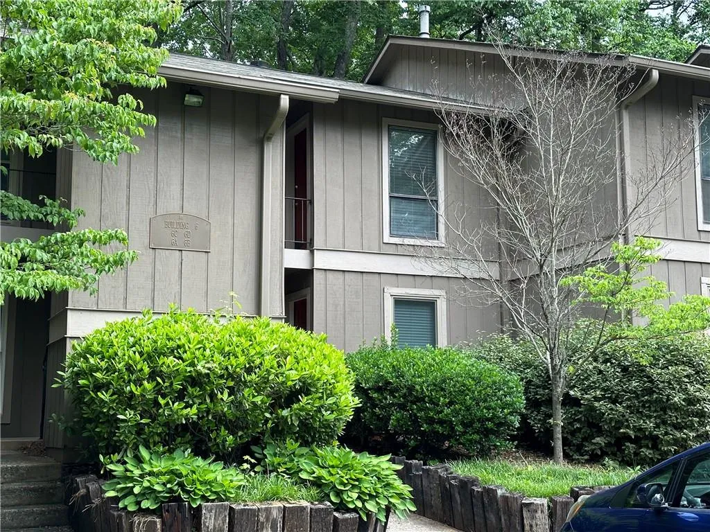 8740 Roswell Road Unit 6d, Atlanta, Georgia 30350, 2 Bedrooms Bedrooms, ,2 BathroomsBathrooms,Residential,Sold,8740 Roswell Road Unit 6d,7219290