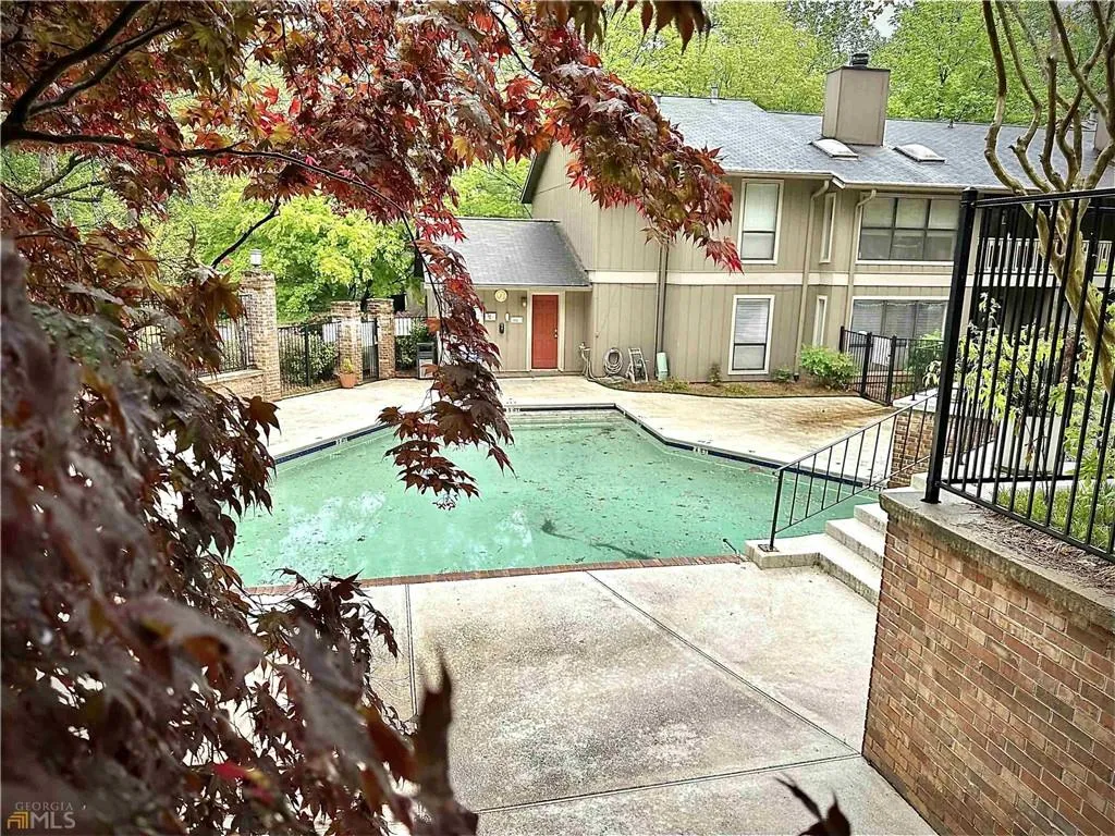 8740 Roswell Road Unit 6d, Atlanta, Georgia 30350, 2 Bedrooms Bedrooms, ,2 BathroomsBathrooms,Residential,Sold,8740 Roswell Road Unit 6d,7219290