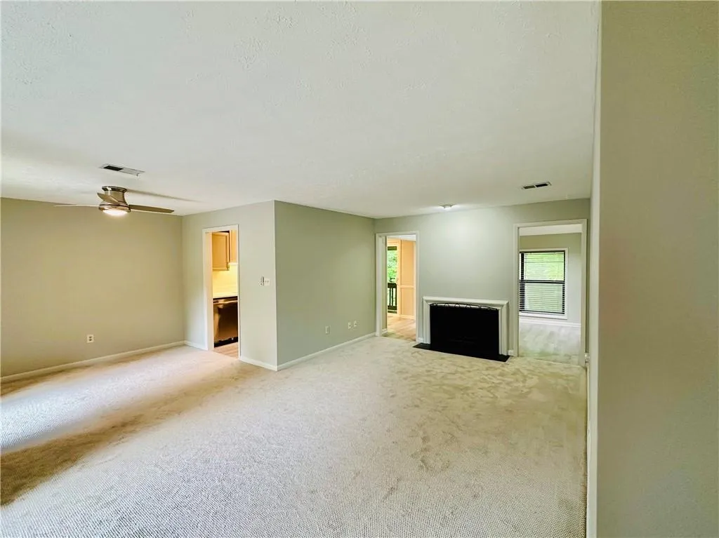 8740 Roswell Road Unit 6d, Atlanta, Georgia 30350, 2 Bedrooms Bedrooms, ,2 BathroomsBathrooms,Residential,Sold,8740 Roswell Road Unit 6d,7219290