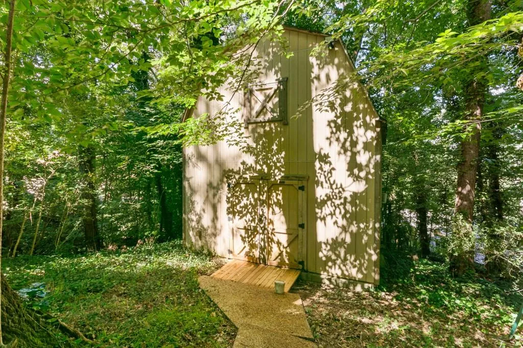 755 Mount Paran Road, Sandy Springs, Georgia 30327, 3 Bedrooms Bedrooms, ,2 BathroomsBathrooms,Residential,Sold,755 Mount Paran Road,6950587