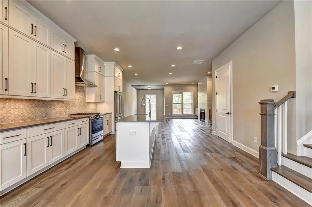 4327 Parkside Place, Atlanta, Georgia 30342, 3 Bedrooms Bedrooms, ,3 BathroomsBathrooms,Residential,Sold,4327 Parkside Place,6502509