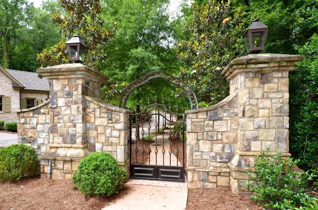 445 Belada Boulevard, Sandy Springs, Georgia 30342, 5 Bedrooms Bedrooms, ,5 BathroomsBathrooms,Residential,Sold,445 Belada Boulevard,5536784