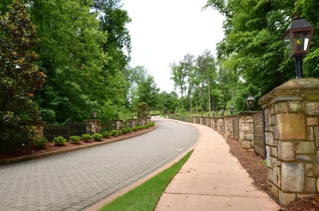 445 Belada Boulevard, Sandy Springs, Georgia 30342, 5 Bedrooms Bedrooms, ,5 BathroomsBathrooms,Residential,Sold,445 Belada Boulevard,5536784