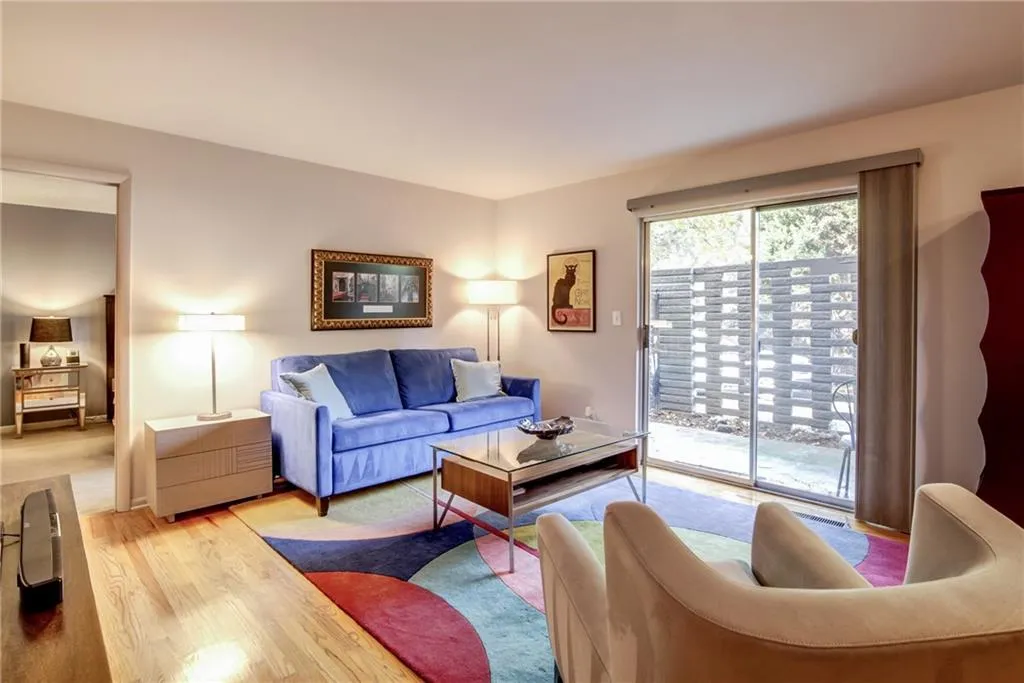 3501 Roswell Road Unit 203, Atlanta, Georgia 30342, 1 Bedroom Bedrooms, ,1 BathroomBathrooms,Residential,Sold,3501 Roswell Road Unit 203,5772623