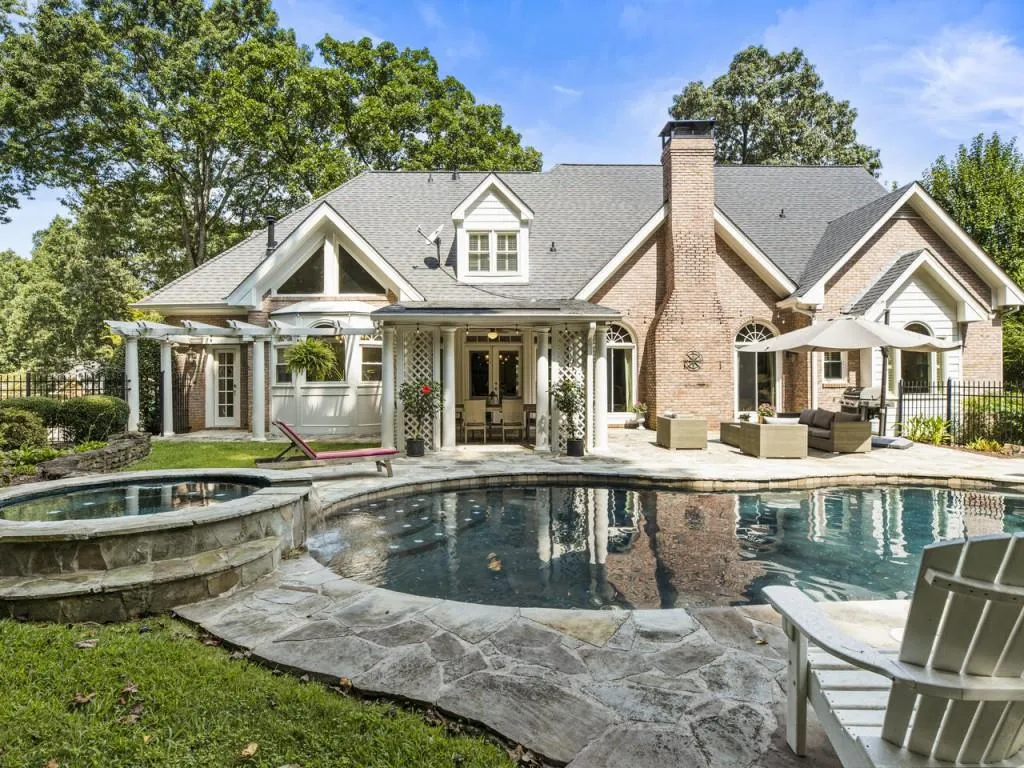 7425 Stoneykirk Close, Sandy Springs, Georgia 30350, 5 Bedrooms Bedrooms, ,4 BathroomsBathrooms,Residential,Sold,7425 Stoneykirk Close,7262214