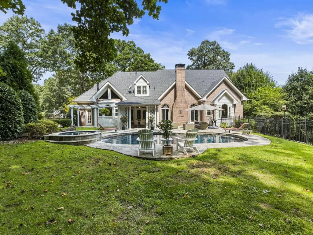 7425 Stoneykirk Close, Sandy Springs, Georgia 30350, 5 Bedrooms Bedrooms, ,4 BathroomsBathrooms,Residential,Sold,7425 Stoneykirk Close,7262214