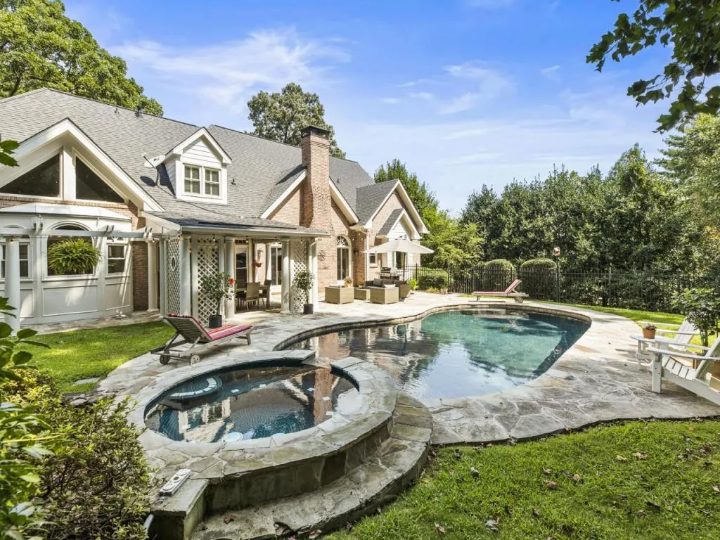 7425 Stoneykirk Close, Sandy Springs, Georgia 30350, 5 Bedrooms Bedrooms, ,4 BathroomsBathrooms,Residential,Sold,7425 Stoneykirk Close,7262214