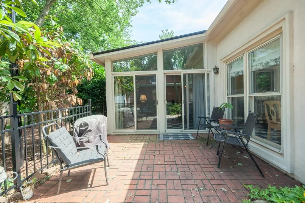 36 Ridgemere Trace, Sandy Springs, Georgia 30328, 3 Bedrooms Bedrooms, ,2 BathroomsBathrooms,Residential,Sold,36 Ridgemere Trace,5865639