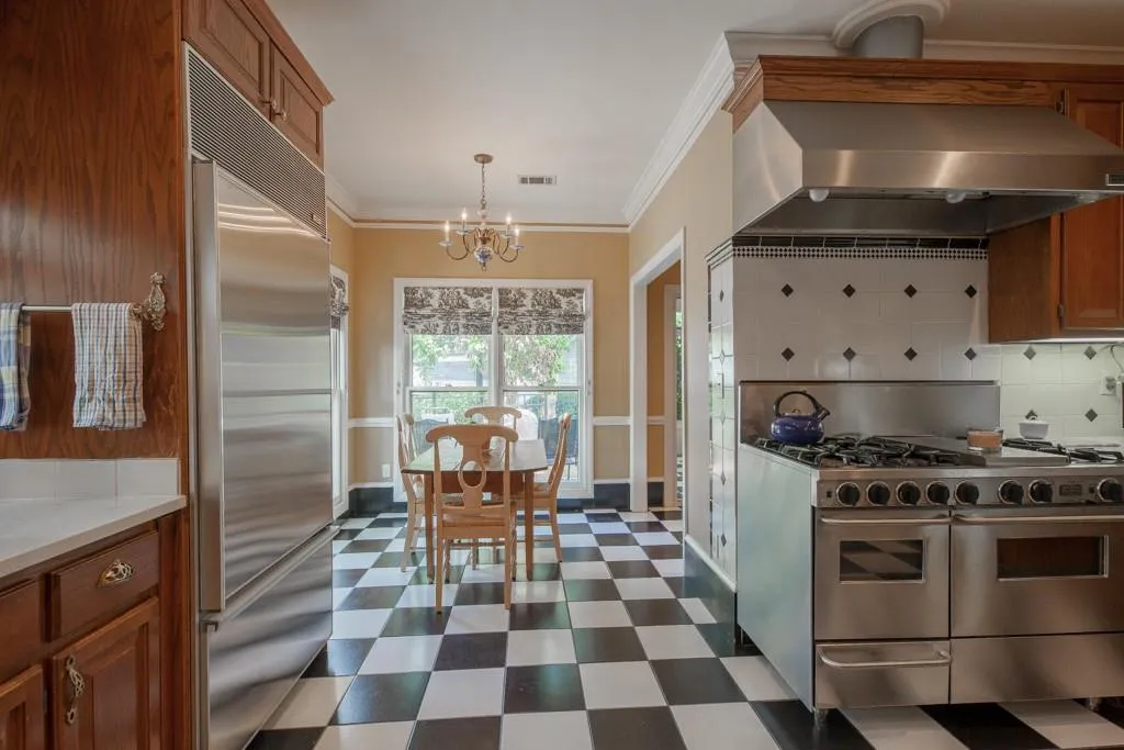 36 Ridgemere Trace, Sandy Springs, Georgia 30328, 3 Bedrooms Bedrooms, ,2 BathroomsBathrooms,Residential,Sold,36 Ridgemere Trace,5865639