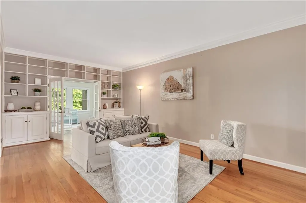5289 Glenridge Drive, Atlanta, Georgia 30342, 3 Bedrooms Bedrooms, ,3 BathroomsBathrooms,Residential,Sold,5289 Glenridge Drive,7244298