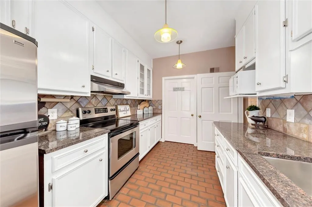 5289 Glenridge Drive, Atlanta, Georgia 30342, 3 Bedrooms Bedrooms, ,3 BathroomsBathrooms,Residential,Sold,5289 Glenridge Drive,7244298