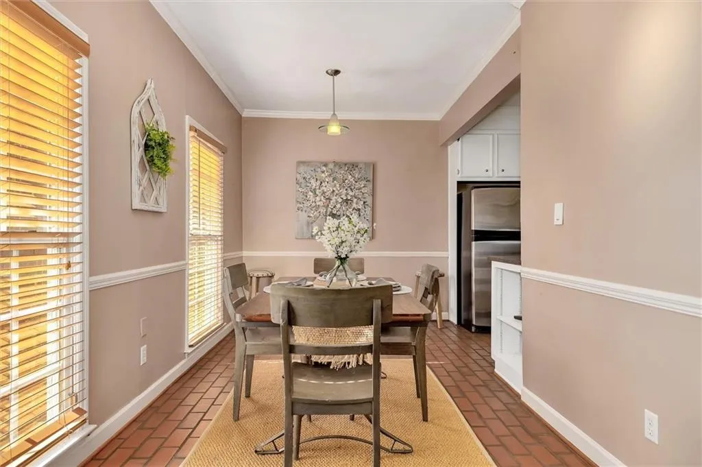 5289 Glenridge Drive, Atlanta, Georgia 30342, 3 Bedrooms Bedrooms, ,3 BathroomsBathrooms,Residential,Sold,5289 Glenridge Drive,7244298