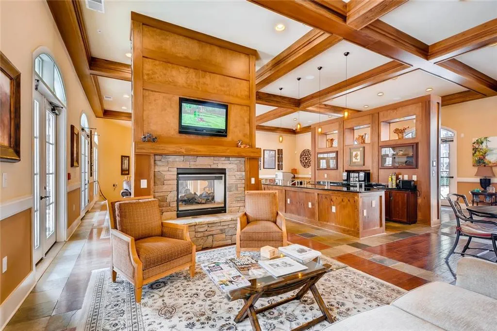 200 River Vista Drive Unit 630, Atlanta, Georgia 30339, 2 Bedrooms Bedrooms, ,2 BathroomsBathrooms,Residential,Sold,200 River Vista Drive Unit 630,5970552