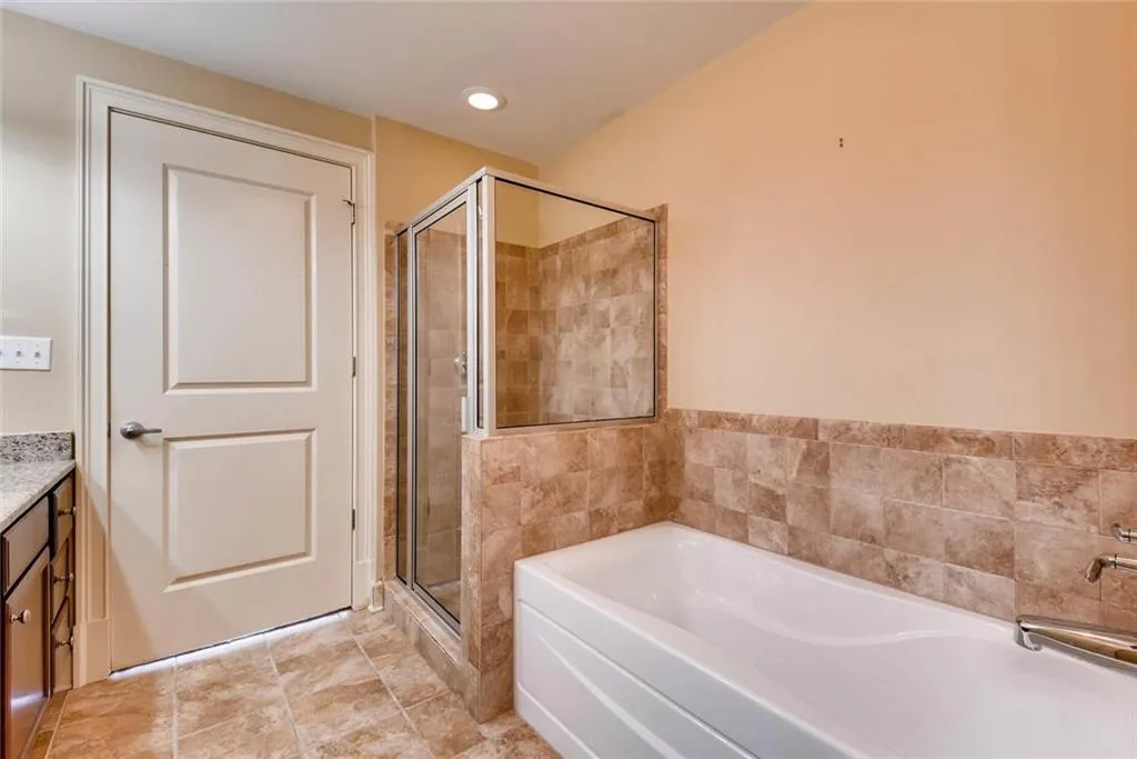 200 River Vista Drive Unit 630, Atlanta, Georgia 30339, 2 Bedrooms Bedrooms, ,2 BathroomsBathrooms,Residential,Sold,200 River Vista Drive Unit 630,5970552