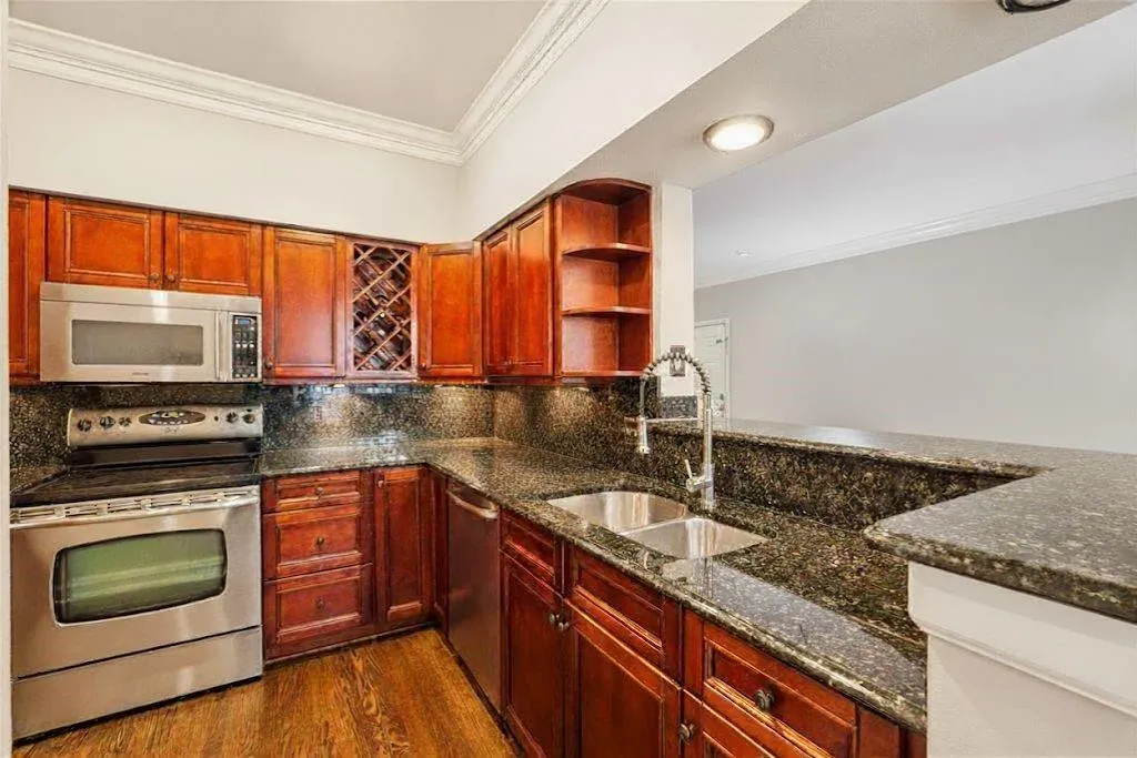 3777 Peachtree Road Ne Unit 911, Brookhaven, Georgia 30319, 1 Bedroom Bedrooms, ,1 BathroomBathrooms,Residential,For Sale,3777 Peachtree Road Ne Unit 911,7654512