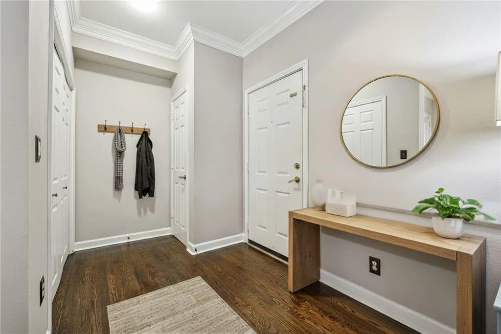 3777 Peachtree Road Ne Unit 911, Brookhaven, Georgia 30319, 1 Bedroom Bedrooms, ,1 BathroomBathrooms,Residential,For Sale,3777 Peachtree Road Ne Unit 911,7654512