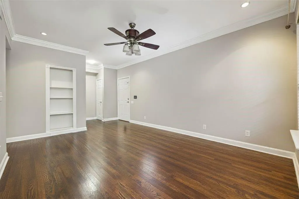 3777 Peachtree Road Ne Unit 911, Brookhaven, Georgia 30319, 1 Bedroom Bedrooms, ,1 BathroomBathrooms,Residential,For Sale,3777 Peachtree Road Ne Unit 911,7654512