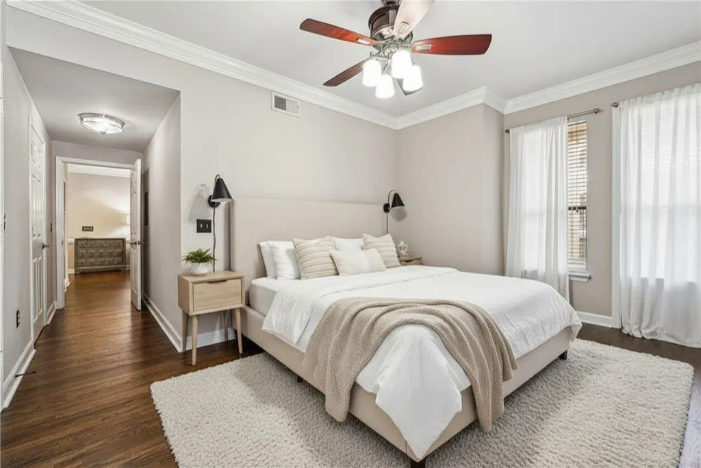 3777 Peachtree Road Ne Unit 911, Brookhaven, Georgia 30319, 1 Bedroom Bedrooms, ,1 BathroomBathrooms,Residential,For Sale,3777 Peachtree Road Ne Unit 911,7654512