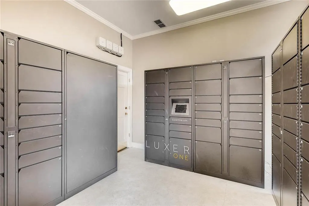 3777 Peachtree Road Ne Unit 911, Brookhaven, Georgia 30319, 1 Bedroom Bedrooms, ,1 BathroomBathrooms,Residential,For Sale,3777 Peachtree Road Ne Unit 911,7654512