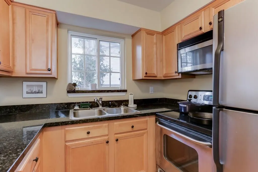 6940 Roswell Road Unit 14a, Atlanta, Georgia 30328, 3 Bedrooms Bedrooms, ,1 BathroomBathrooms,Residential,Sold,6940 Roswell Road Unit 14a,6105531