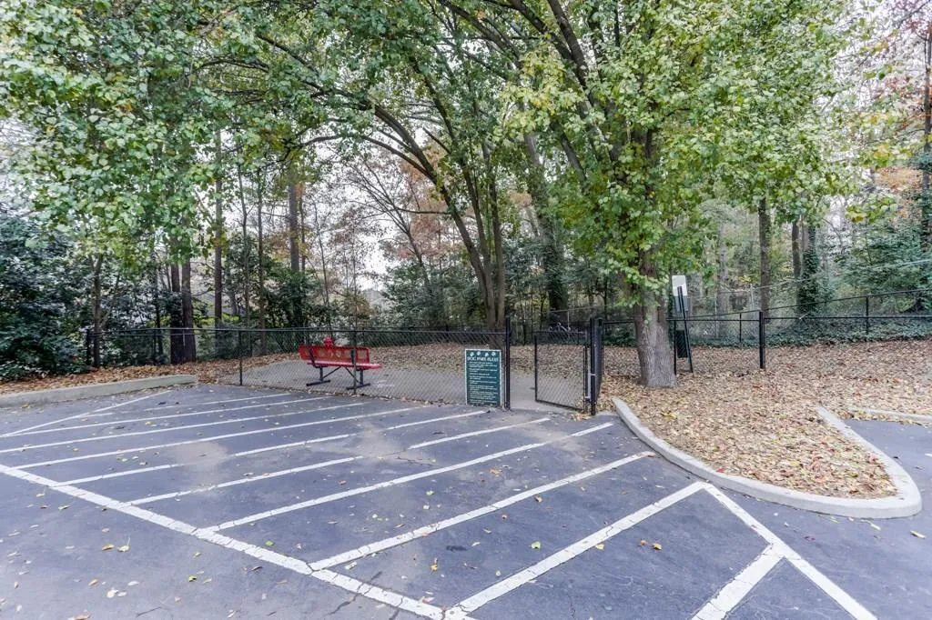 6940 Roswell Road Unit 14a, Atlanta, Georgia 30328, 3 Bedrooms Bedrooms, ,1 BathroomBathrooms,Residential,Sold,6940 Roswell Road Unit 14a,6105531