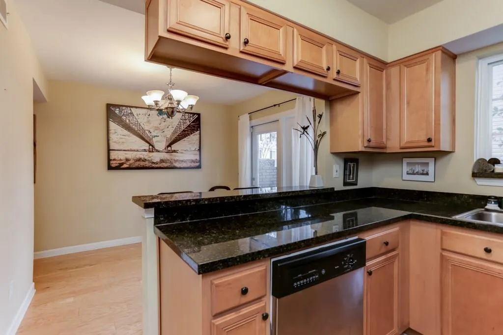 6940 Roswell Road Unit 14a, Atlanta, Georgia 30328, 3 Bedrooms Bedrooms, ,1 BathroomBathrooms,Residential,Sold,6940 Roswell Road Unit 14a,6105531