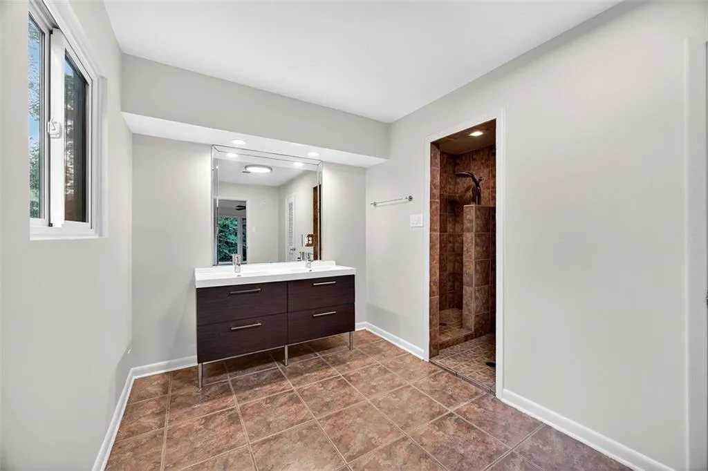 4144 Flintlock Road Nw, Atlanta, Georgia 30327, 5 Bedrooms Bedrooms, ,4 BathroomsBathrooms,Residential,For Sale,4144 Flintlock Road Nw,7653276