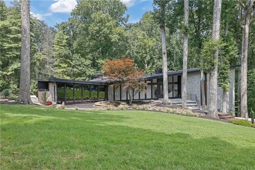 4144 Flintlock Road Nw, Atlanta, Georgia 30327, 5 Bedrooms Bedrooms, ,4 BathroomsBathrooms,Residential,For Sale,4144 Flintlock Road Nw,7653276