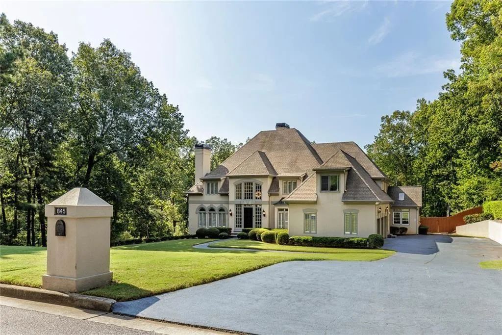 845 Jett Ferry Manor, Sandy Springs, Georgia 30350, 5 Bedrooms Bedrooms, ,5 BathroomsBathrooms,Residential,For Sale,845 Jett Ferry Manor,7649450