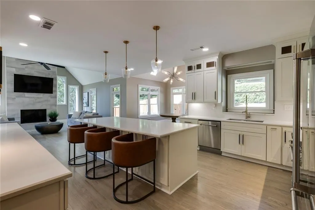 845 Jett Ferry Manor, Sandy Springs, Georgia 30350, 5 Bedrooms Bedrooms, ,5 BathroomsBathrooms,Residential,For Sale,845 Jett Ferry Manor,7649450