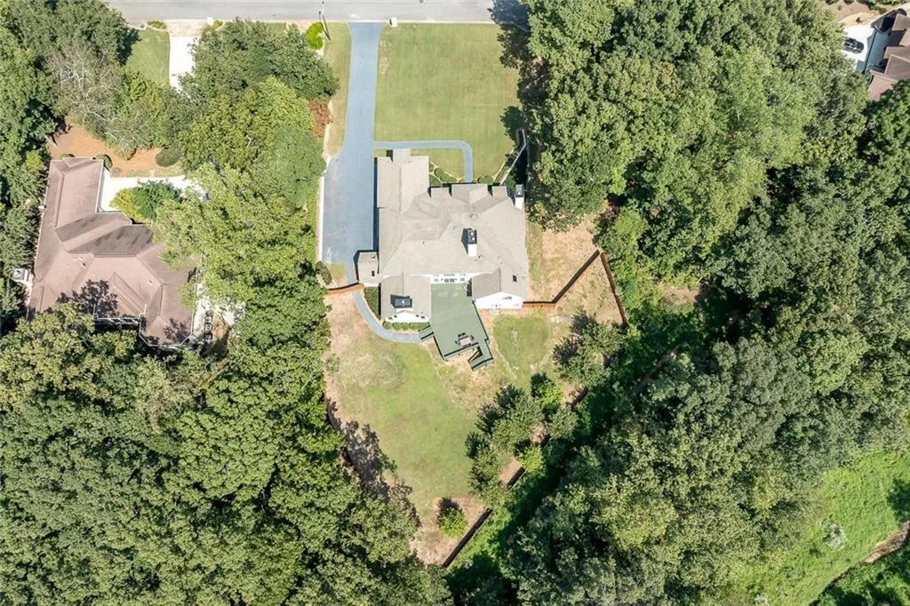 845 Jett Ferry Manor, Sandy Springs, Georgia 30350, 5 Bedrooms Bedrooms, ,5 BathroomsBathrooms,Residential,For Sale,845 Jett Ferry Manor,7649450