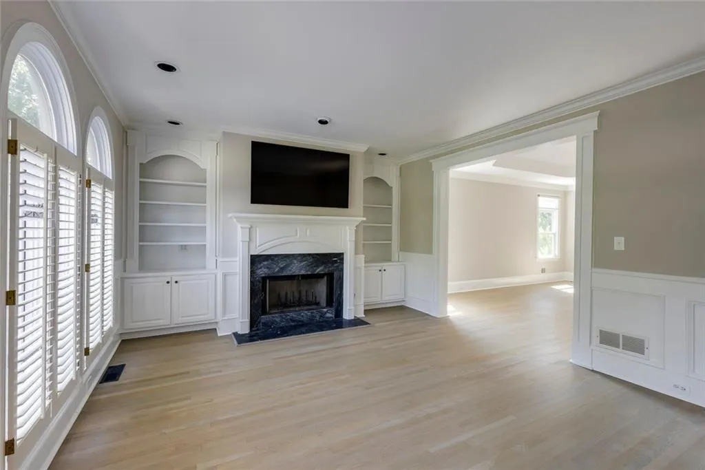 845 Jett Ferry Manor, Sandy Springs, Georgia 30350, 5 Bedrooms Bedrooms, ,5 BathroomsBathrooms,Residential,For Sale,845 Jett Ferry Manor,7649450