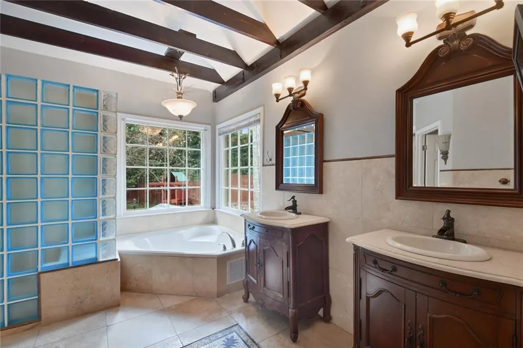 265 Marchand Court, Sandy Springs, Georgia 30328, 4 Bedrooms Bedrooms, ,2 BathroomsBathrooms,Residential,Sold,265 Marchand Court,6797847