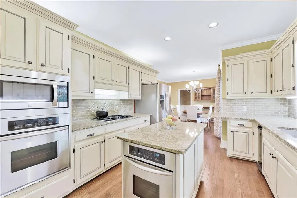 1595 Lazy River Lane, Sandy Springs, Georgia 30350, 5 Bedrooms Bedrooms, ,5 BathroomsBathrooms,Residential,Sold,1595 Lazy River Lane,6925954