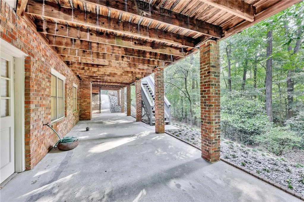1595 Lazy River Lane, Sandy Springs, Georgia 30350, 5 Bedrooms Bedrooms, ,5 BathroomsBathrooms,Residential,Sold,1595 Lazy River Lane,6925954