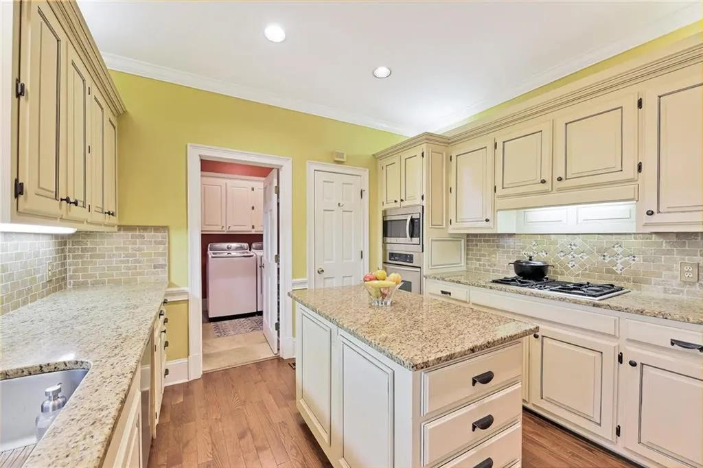 1595 Lazy River Lane, Sandy Springs, Georgia 30350, 5 Bedrooms Bedrooms, ,5 BathroomsBathrooms,Residential,Sold,1595 Lazy River Lane,6925954