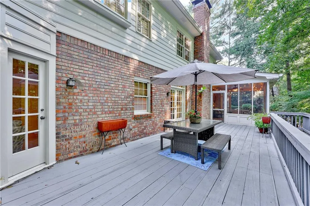 1595 Lazy River Lane, Sandy Springs, Georgia 30350, 5 Bedrooms Bedrooms, ,5 BathroomsBathrooms,Residential,Sold,1595 Lazy River Lane,6925954