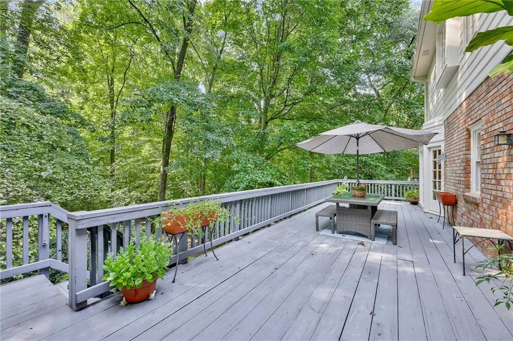 1595 Lazy River Lane, Sandy Springs, Georgia 30350, 5 Bedrooms Bedrooms, ,5 BathroomsBathrooms,Residential,Sold,1595 Lazy River Lane,6925954